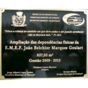 Placa gravada em Latão